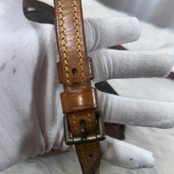 Louis Vuitton Brown Monogram Crossbody Bag with Leather Trim 
Chantilly - Picture 10 of 16